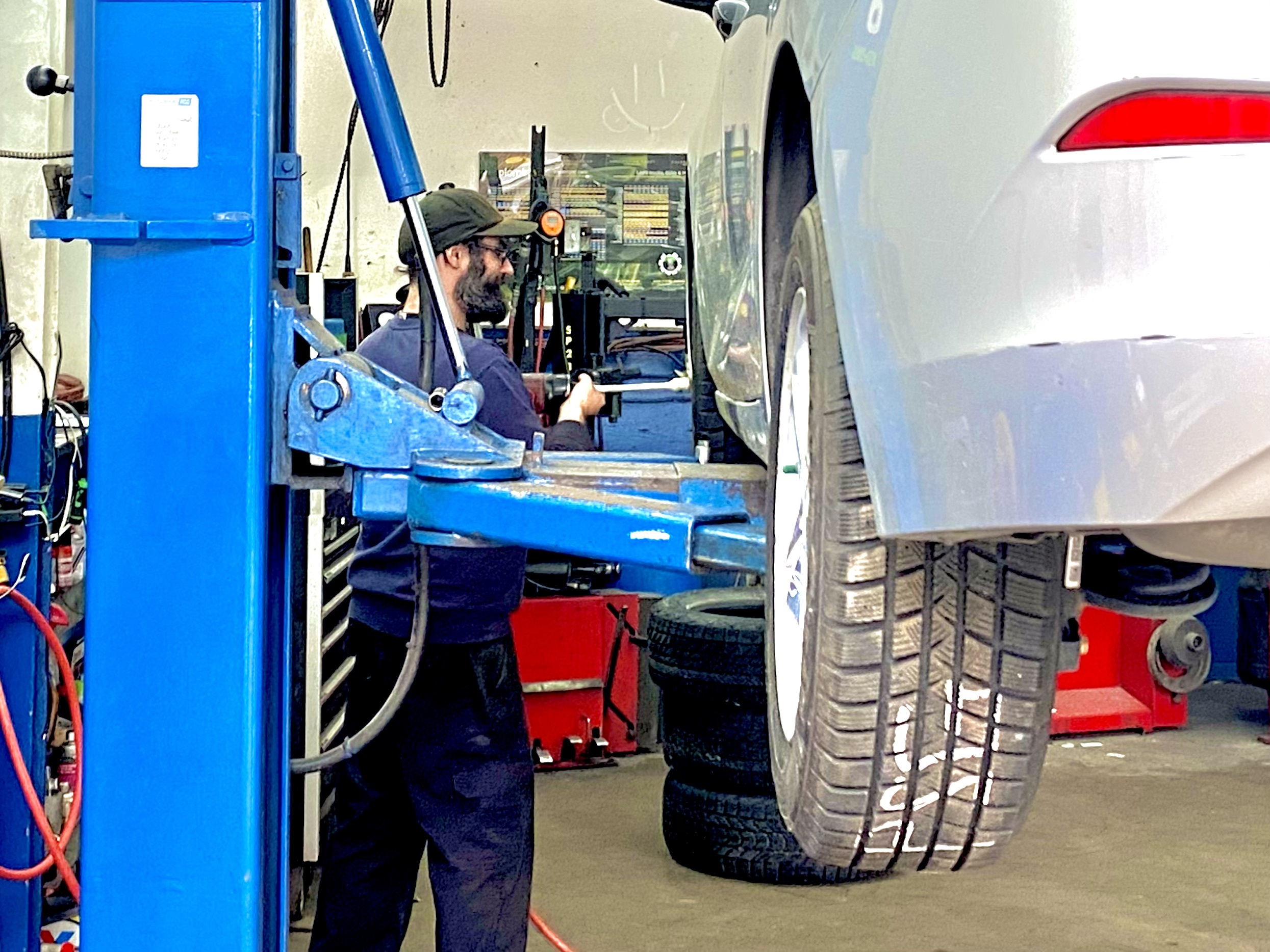Changement de pneus à Amiens - JS Autos