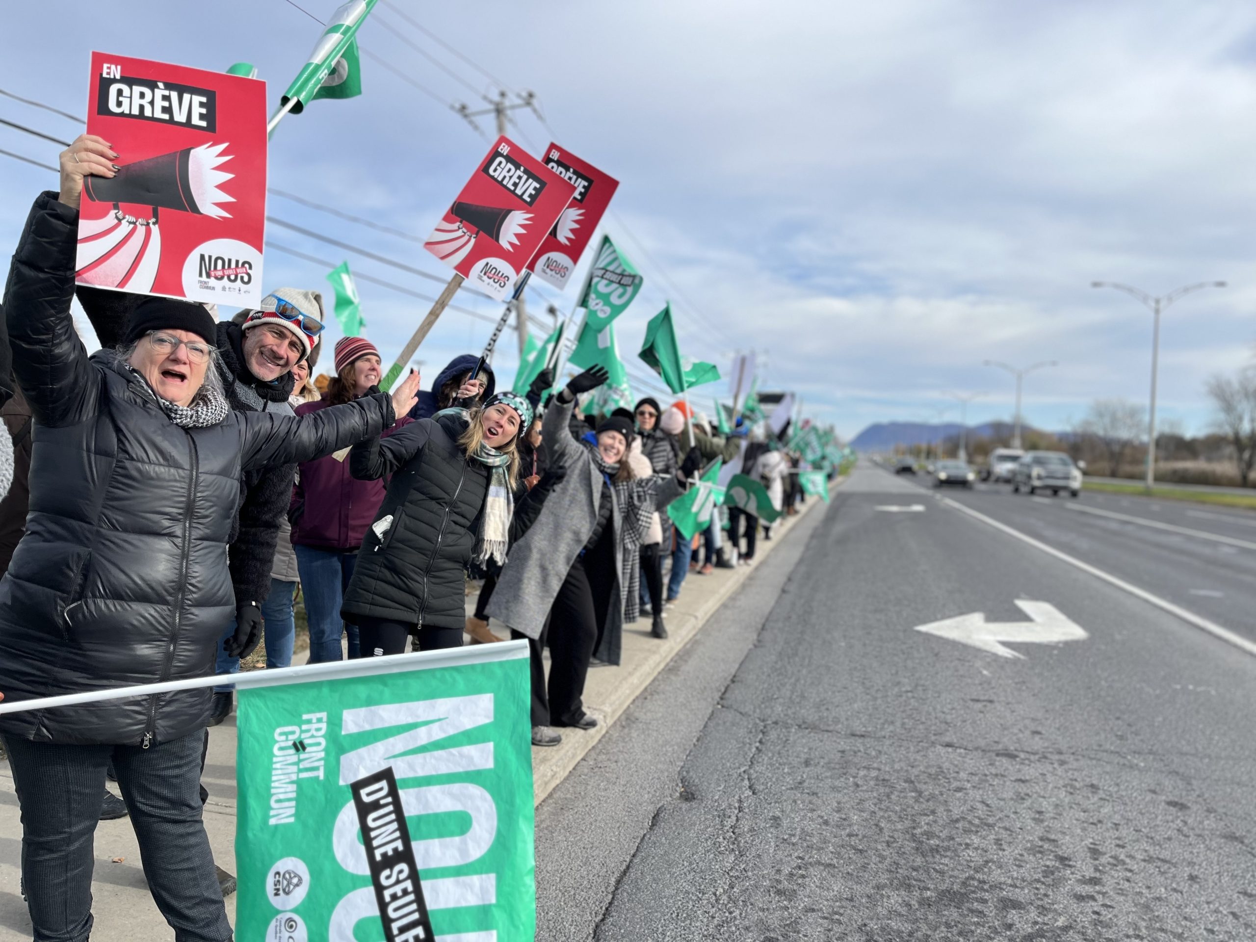 Une courte semaine : grève du Front commun - Les Versants